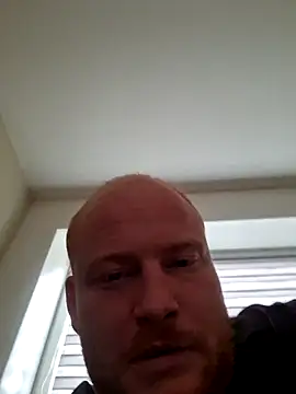 svenni2525 online show from 10/16/25, 10:56