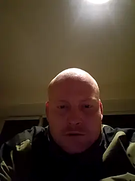 svenni2525 online show from 10/23/25, 11:14