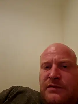 svenni2525 online show from 10/25/25, 01:16