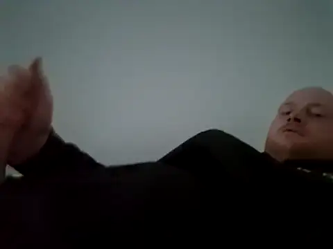 svenni2525 online show from 12/17/25, 02:55