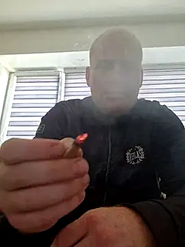 svenni2525 online show from 09/29/25, 11:16