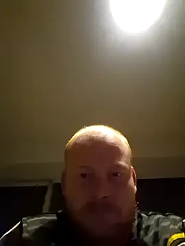 svenni2525 online show from 10/14/25, 09:36