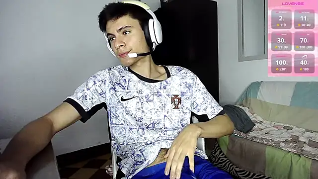 LeonScott 1 online show from 10/15/25, 02:36