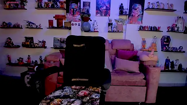 Snapshot of winnylove1 chatting on 06/05/26, 12:15 winnylove1 online show from 06/05/26, 12:15