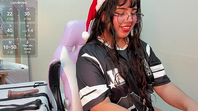 Zara Snow online show from 12/13/25, 09:43