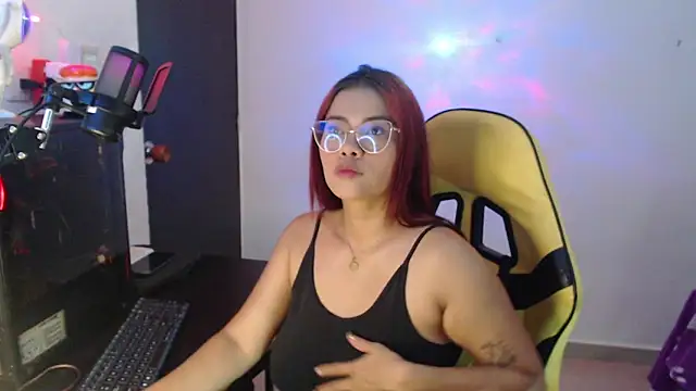 Scarlett Gracee  online show from 11/18/25, 04:38