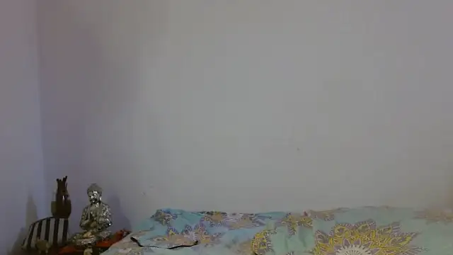 naiaratobon   online show from 02/15/26, 02:38