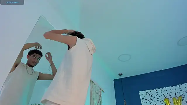 Adonis WB online show from 11/12/25, 08:45