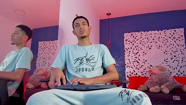 Adonis WB online show from 09/10/25, 09:14