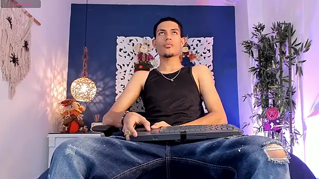 Adonis WB online show from 10/07/25, 10:11