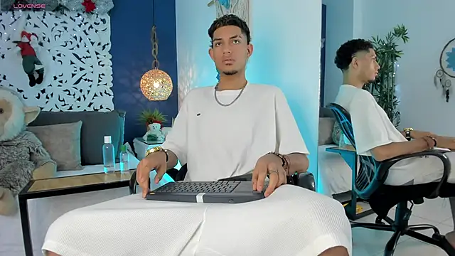 Adonis WB online show from 12/18/25, 08:23