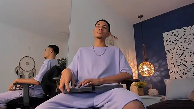 Adonis WB online show from 10/10/25, 09:48