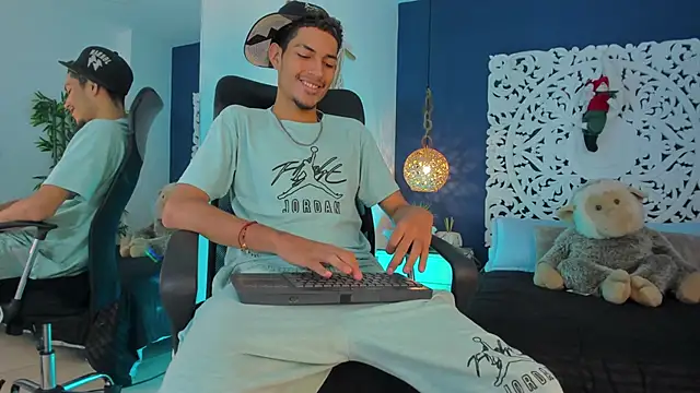 Adonis WB online show from 11/19/25, 02:11