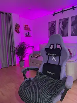 paula boom online show from 12/16/25, 03:44