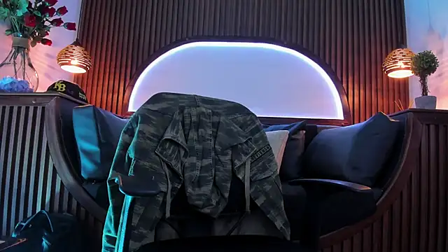 Snapshot of Donovan_Desmond chatting on 02/10/26, 05:06 Donovan Desmond online show from 02/10/26, 05:06