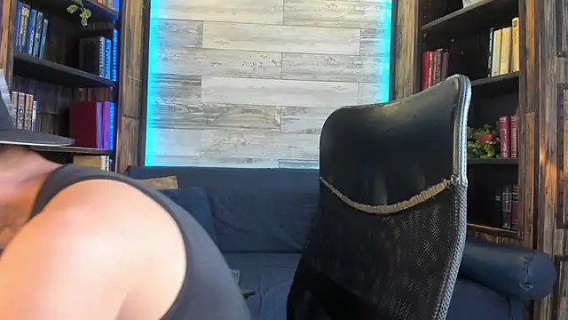 Donovan Desmond online show from 10/30/25, 07:44