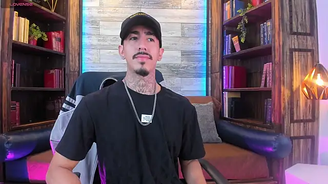 Snapshot of Donovan_Desmond chatting on 02/18/26, 09:11 Donovan Desmond online show from 02/18/26, 09:11