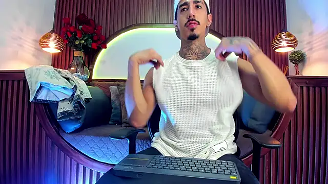 Snapshot of Donovan_Desmond chatting on 02/03/26, 04:10 Donovan Desmond online show from 02/03/26, 04:10