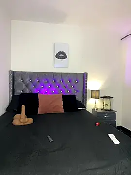 sofii escobar online show from 10/19/25, 04:04