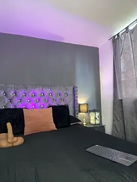 sofii escobar online show from 11/30/25, 08:42