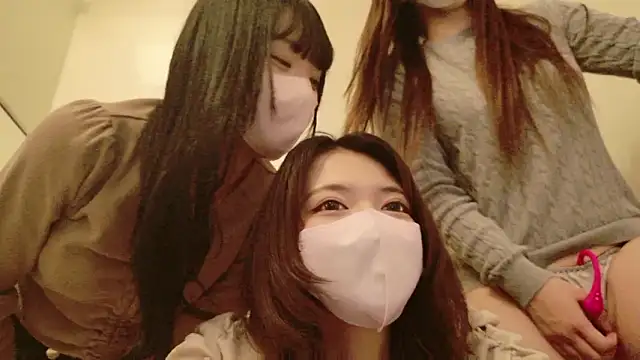 Azusa DoMybest online show from 04/10/26, 10:11