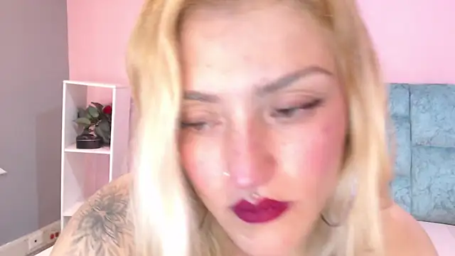 Camila Russoo online show from 11/15/25, 08:24