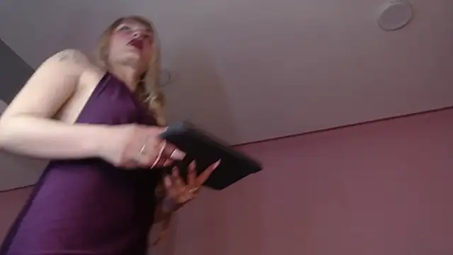 Camila Russoo online show from 11/25/25, 07:47