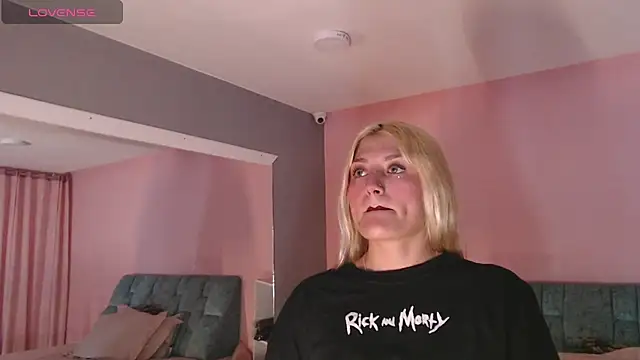 Camila Russoo online show from 02/19/26, 08:39