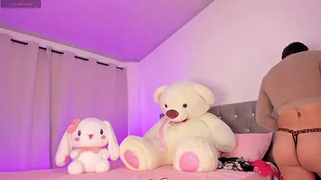 Snapshot of Auren_Sethian chatting on 10/14/25, 08:20 Auren Sethian online show from 10/14/25, 08:20