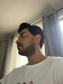 Snapshot of ThomassBrooks chatting on 02/26/26, 10:10 ThomassBrooks online show from 02/26/26, 10:10