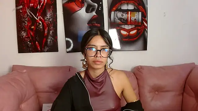 Snapshot of Miahotcs1 chatting on 02/20/26, 03:25 Miahotcs1 online show from 02/20/26, 03:25