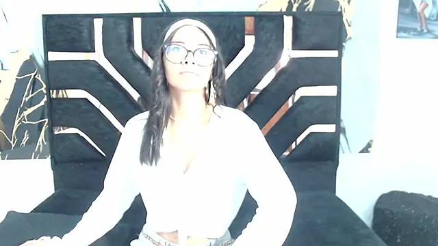 Miahotcs1 online show from 05/10/26, 04:09