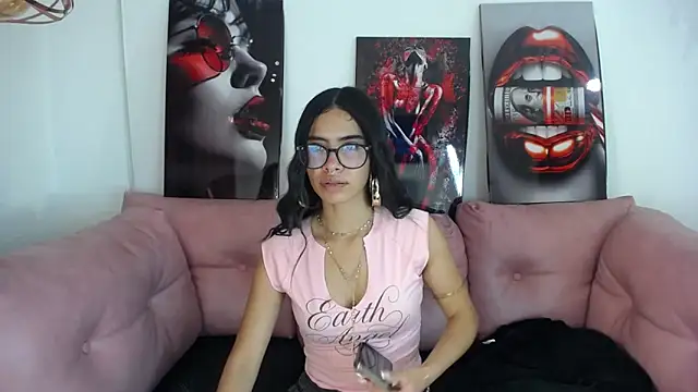 Miahotcs1 online show from 05/20/26, 04:04