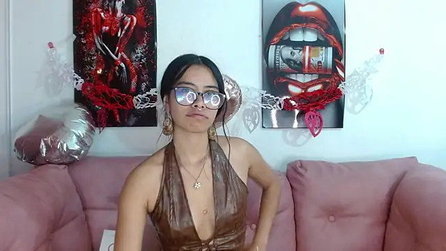 Snapshot of Miahotcs1 chatting on 02/13/26, 11:54 Miahotcs1 online show from 02/13/26, 11:54