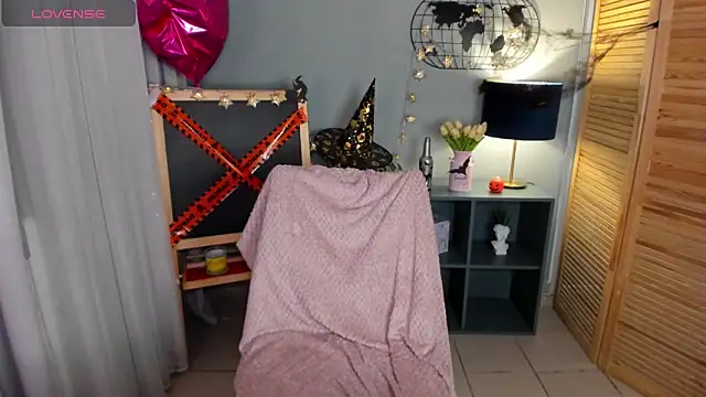 mishapallmer online show from 10/21/25, 01:49