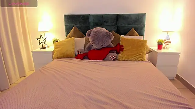 mishapallmer online show from 10/15/25, 08:22