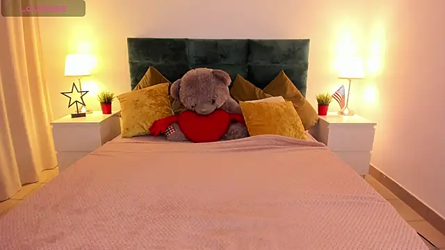 mishapallmer online show from 10/19/25, 08:17