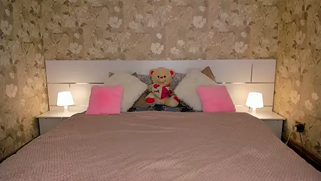 mishapallmer online show from 04/11/26, 07:05