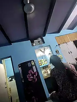 Snapshot of WorthyGyro88 chatting on 09/21/25, 04:12 WorthyGyro88 online show from 09/21/25, 04:12