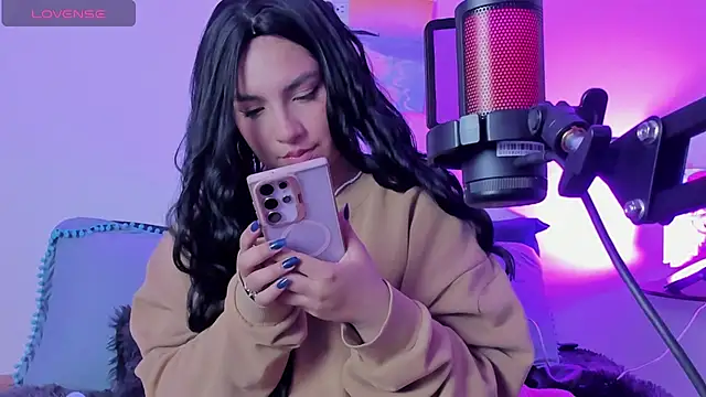 Snapshot of Eve_rivers chatting on 10/01/25, 04:44 Eve rivers online show from 10/01/25, 04:44