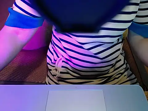 ahoa Tk online show from 11/13/25, 05:55