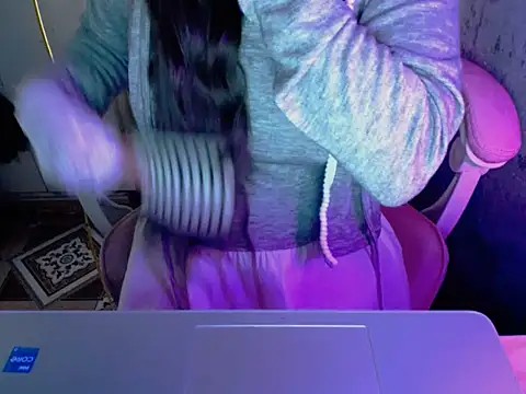 ahoa Tk online show from 11/08/25, 05:44