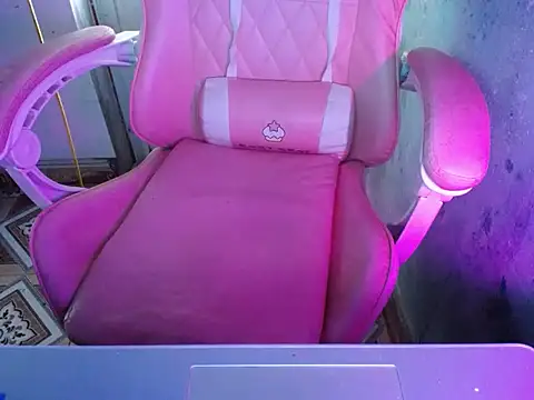 ahoa Tk online show from 12/15/25, 04:51