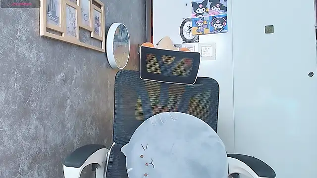 Snapshot of Mika_Kasumi chatting on 10/15/25, 06:00 Mika Kasumi online show from 10/15/25, 06:00