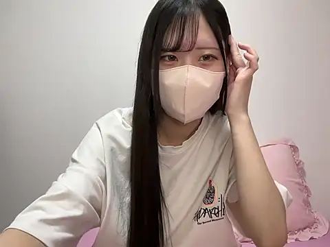 Snapshot of noa_uxu chatting on 10/14/25, 10:05 noa uxu online show from 10/14/25, 10:05