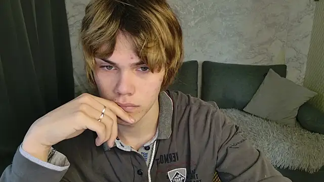 Bonnie And C1yde online show from 04/15/26, 05:13