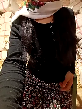 ezgi2545 online show from 04/13/26, 10:52