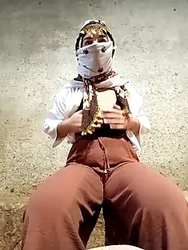 ezgi2545 online show from 10/21/25, 04:23