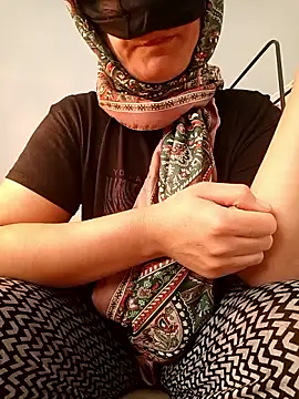 ezgi2545 online show from 11/09/25, 11:36