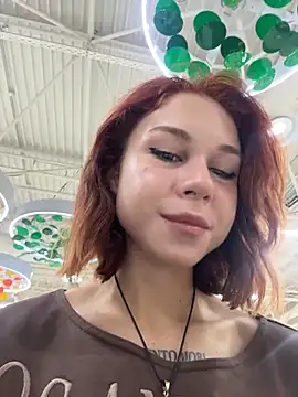 Snapshot of RosieSecret chatting on 10/20/25, 08:04 RosieSecret online show from 10/20/25, 08:04